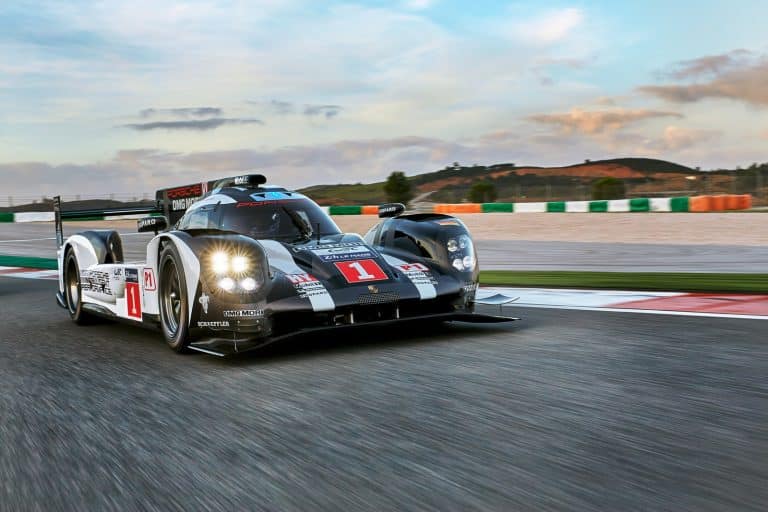 La nouvelle collection 919 hybride sur le marché du sport automobile