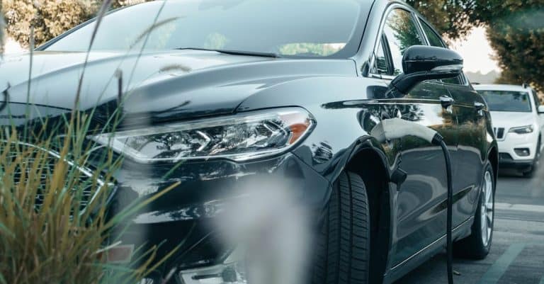 Les véhicules hybrides peuvent-ils rivaliser en termes de performances avec les voitures de sport traditionnelles ?