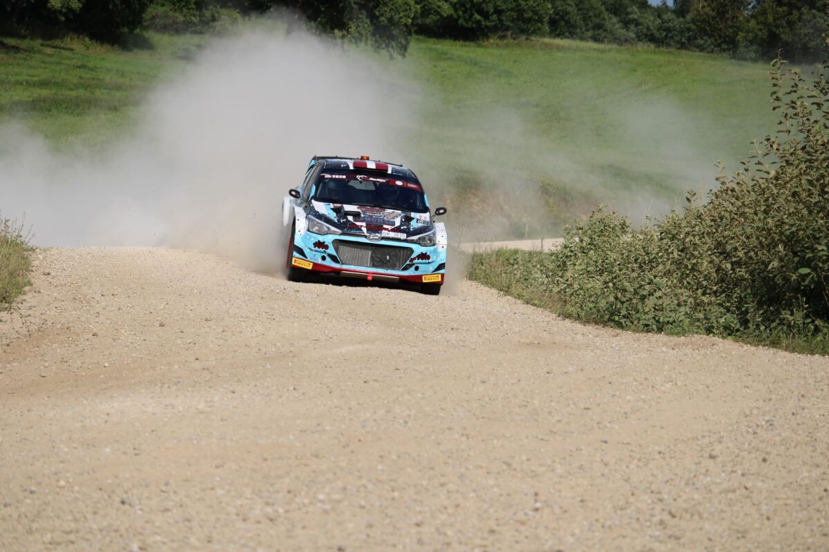 La sortie de piste de Solberg offre le titre WRC 2026 à Evans pour cinq points