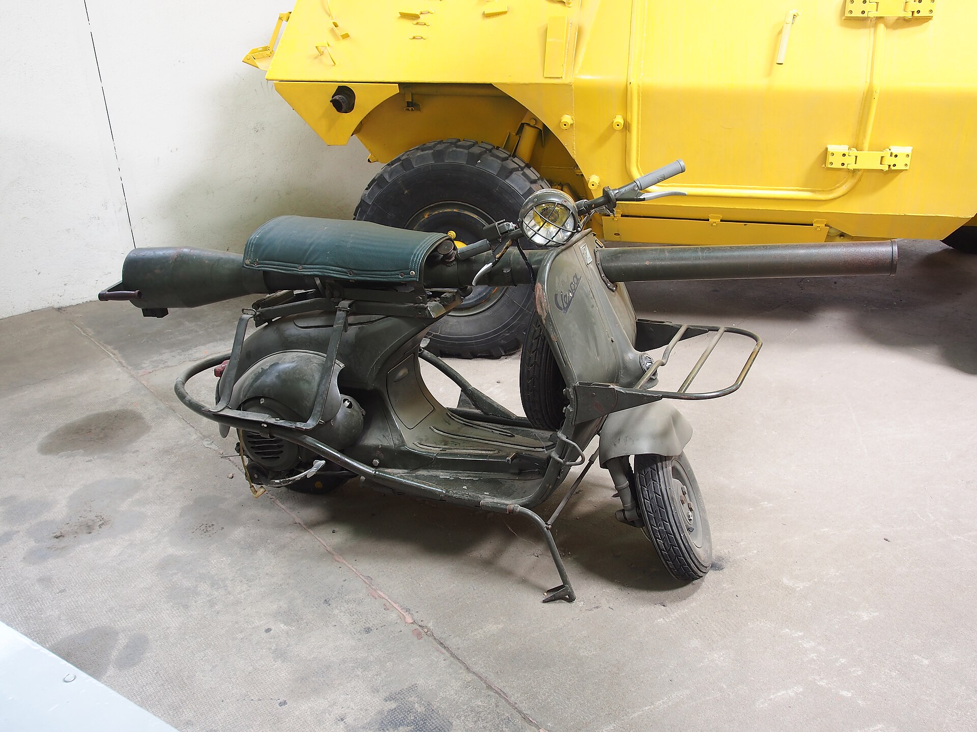 Trois Vespa Tap militaires réunies à Aperigiro en Italie